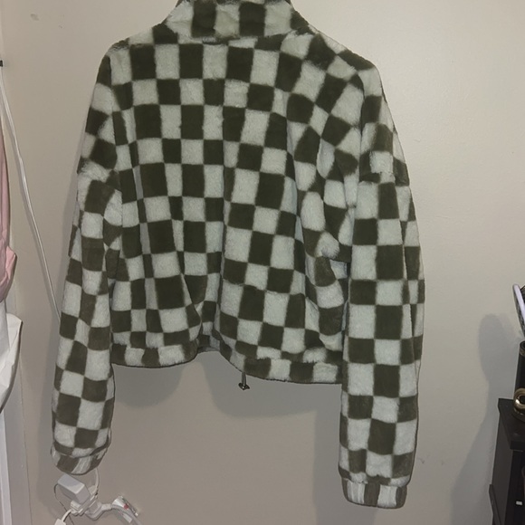 Motel Green And White Checkerboard Faux Fur Quarter Zip Pullover Nero Jacket - Picture 5 of 5